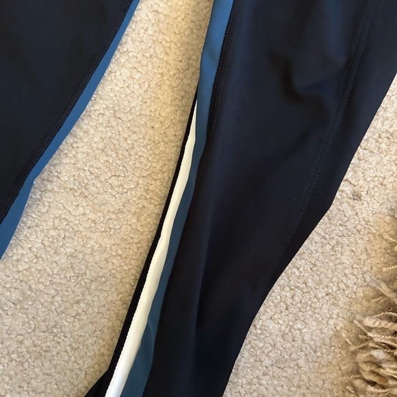 Splits 59 Leggings - Picture 2 of 4